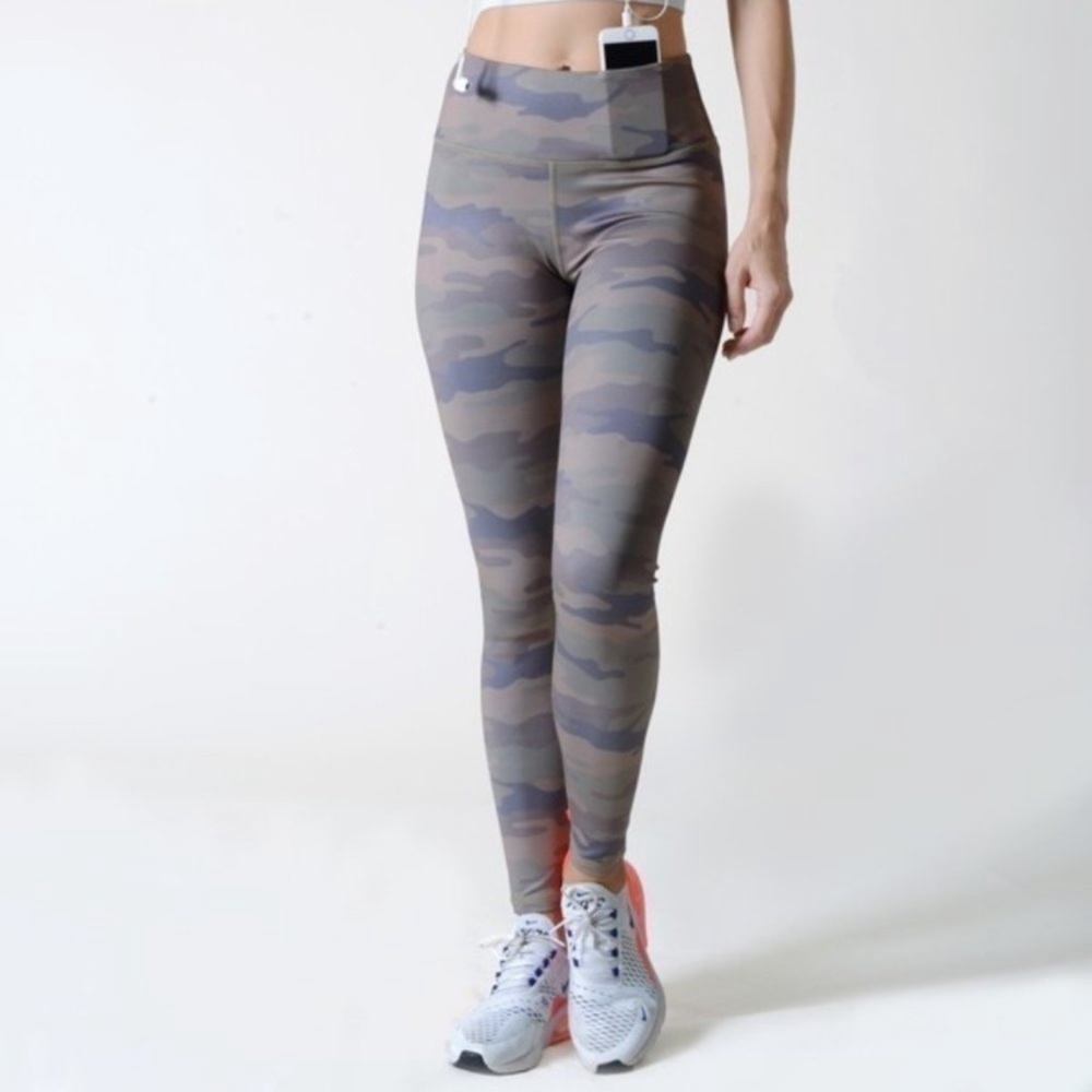 Yelete active camouflage‎ leggings size small